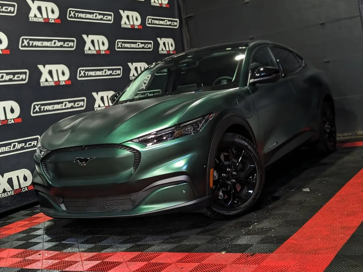 Ford Mustang Mach-E après Plasti Dip